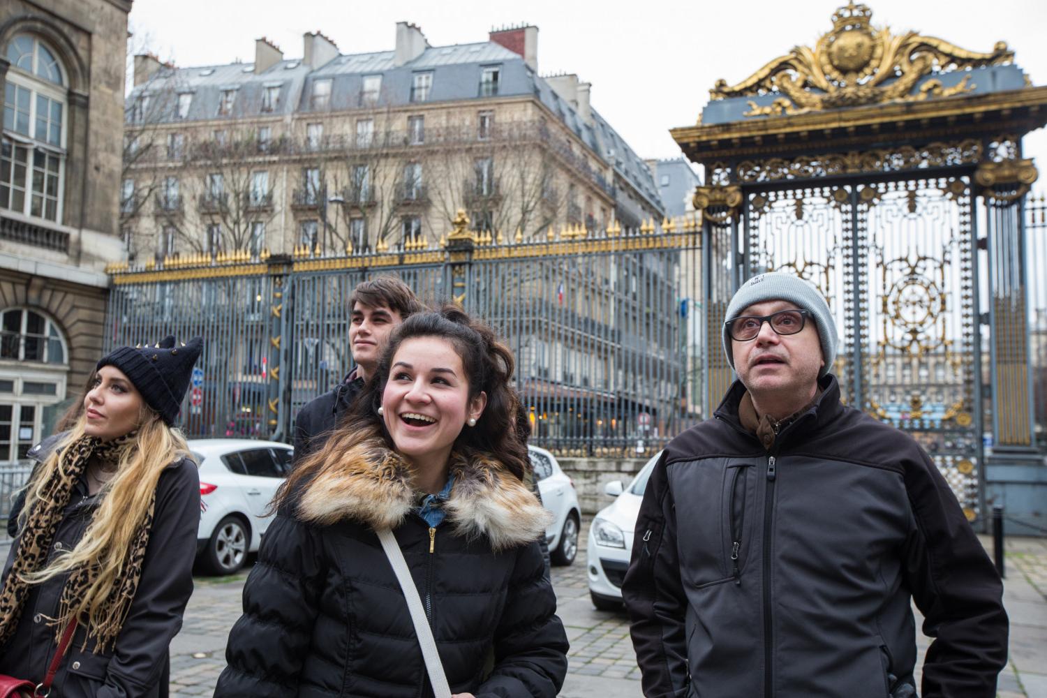 <a href='http://qfhz.ngskmc-eis.net'>全球十大赌钱排行app</a>学院法语教授Pascal Rollet带领学生们到巴黎游学.
